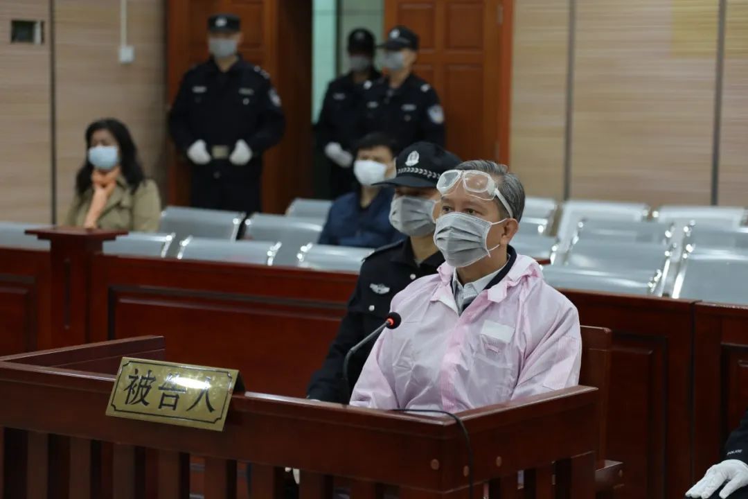 玉林市原副市长禤甲军受贿案一审获刑十年六个月